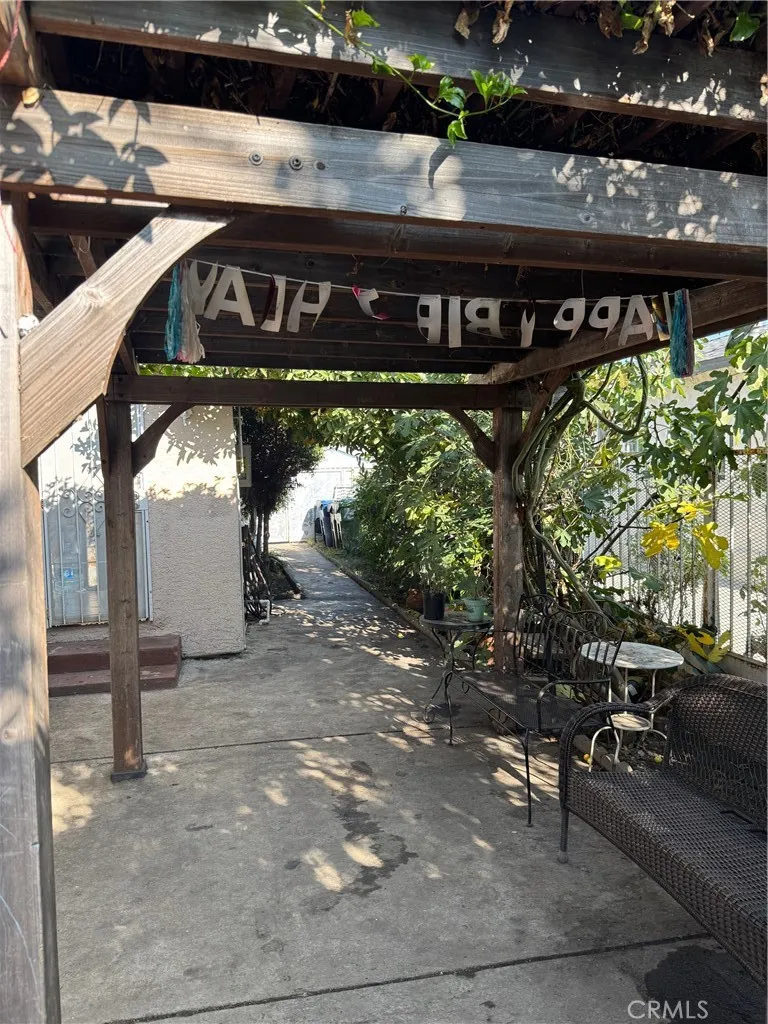 860 860 W. 73rd St., Los Angeles, California 90044 home-pic-6